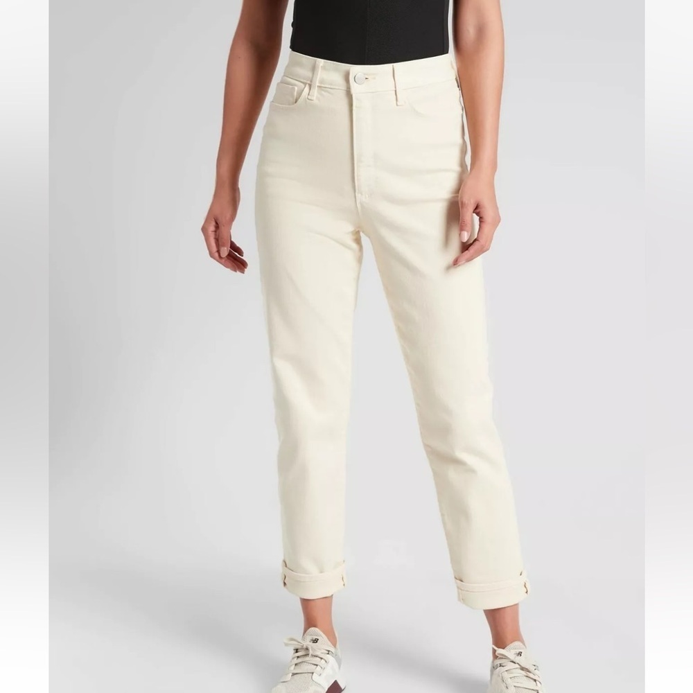 ATHLETA • Women’s Flex Straight Sculptek Ankle Jeans in Bone Size 4